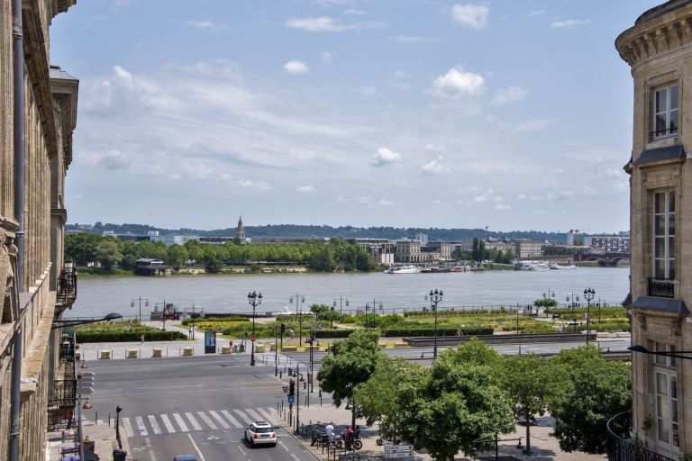 appartement 7 Pièces en vente sur BORDEAUX (33000)