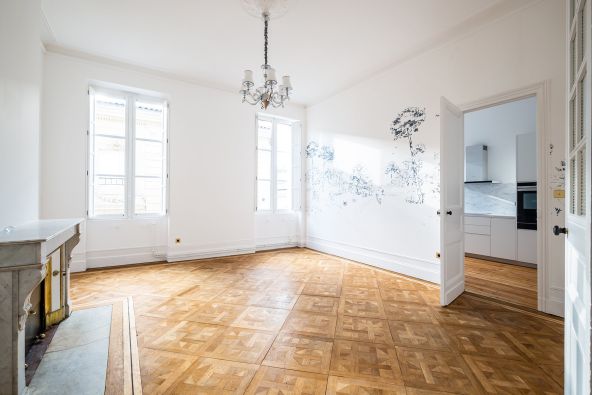 Sale Apartment Bordeaux 3&nbsp;Rooms 120&nbsp;m²