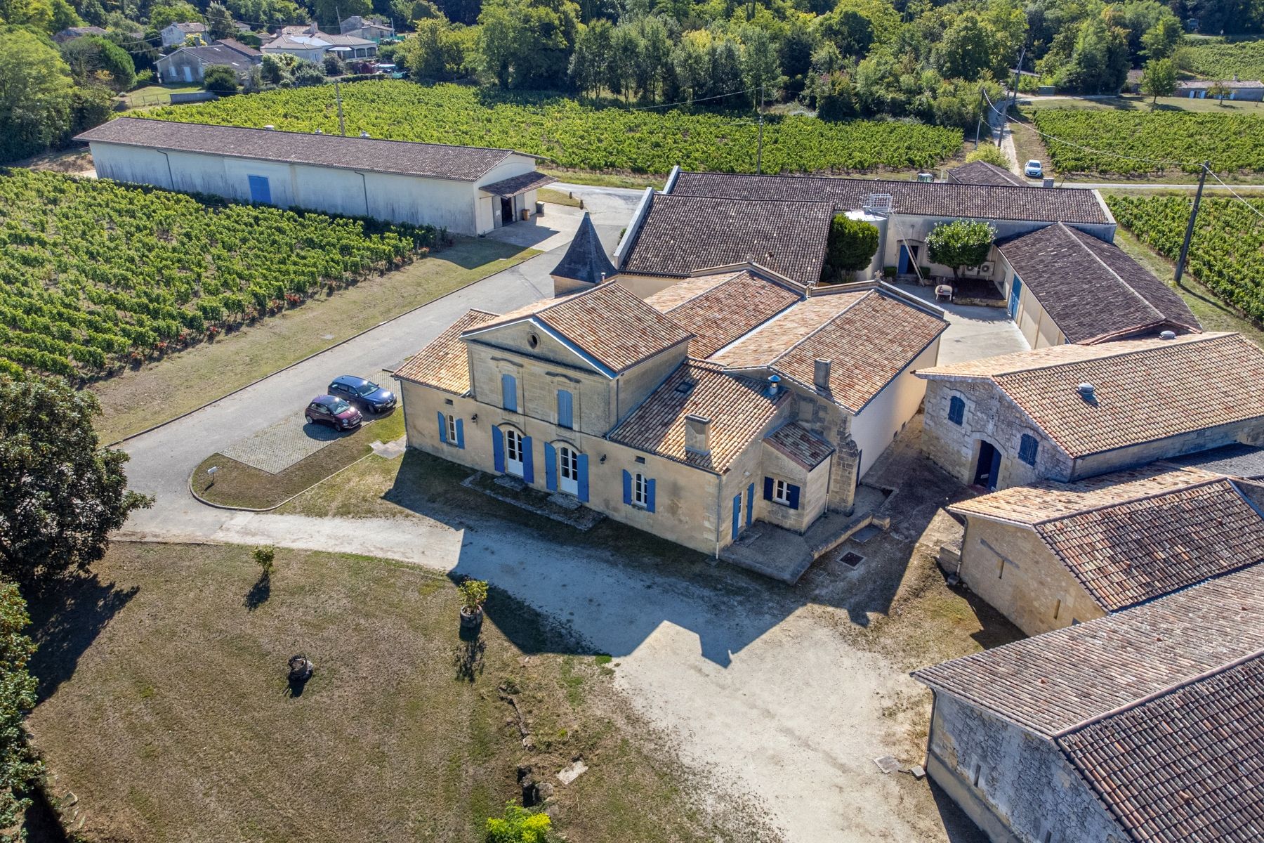 castle 10 Rooms for sale on BORDEAUX (33000)