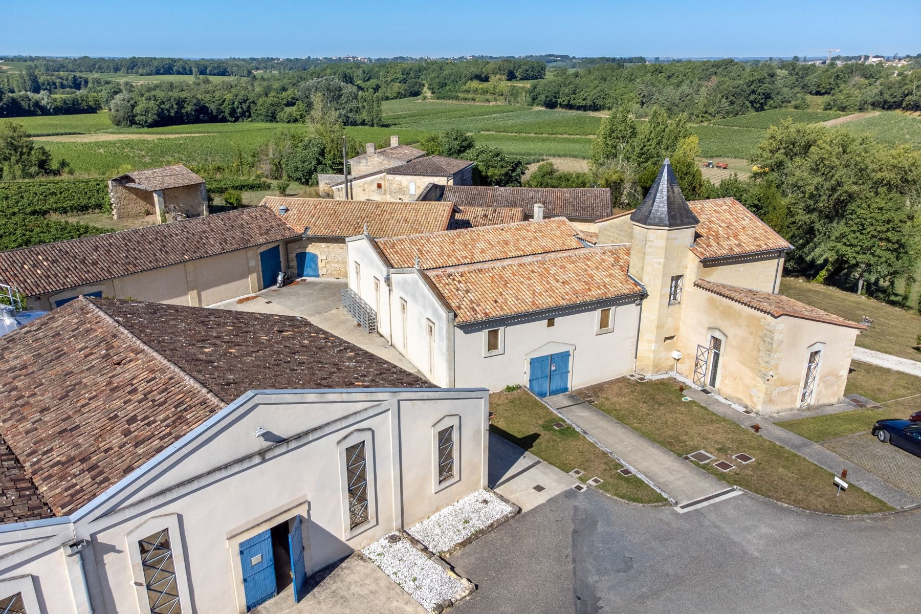 castle 10 Rooms for sale on BORDEAUX (33000)
