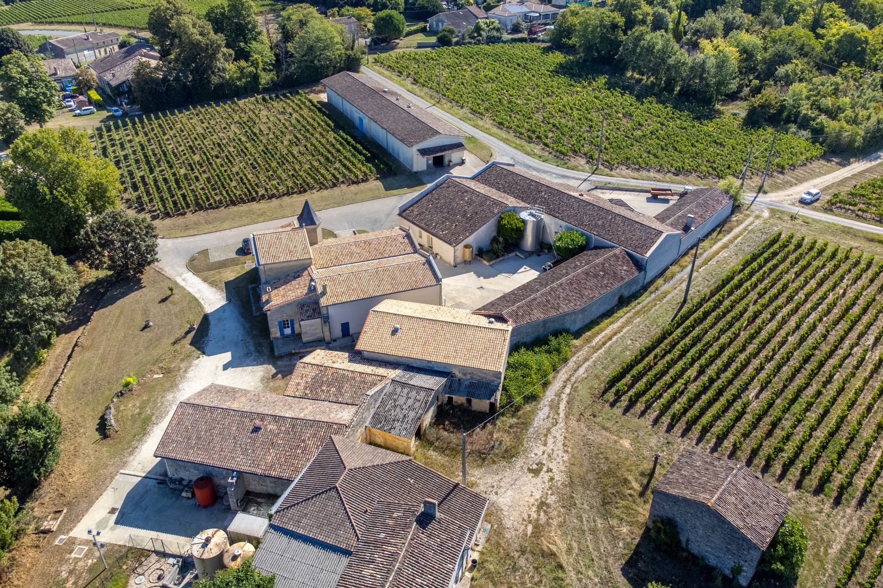 castle 10 Rooms for sale on BORDEAUX (33000)