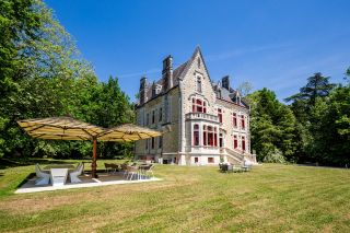 castle 20 Rooms for sale on BORDEAUX (33000)