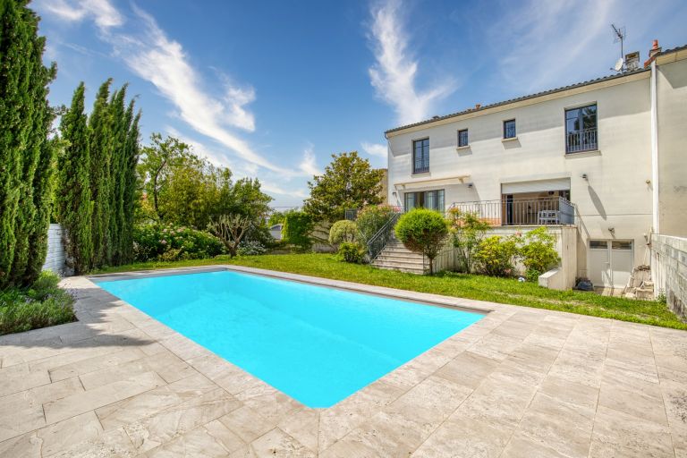 maison 8 Pièces en vente sur BORDEAUX (33000)