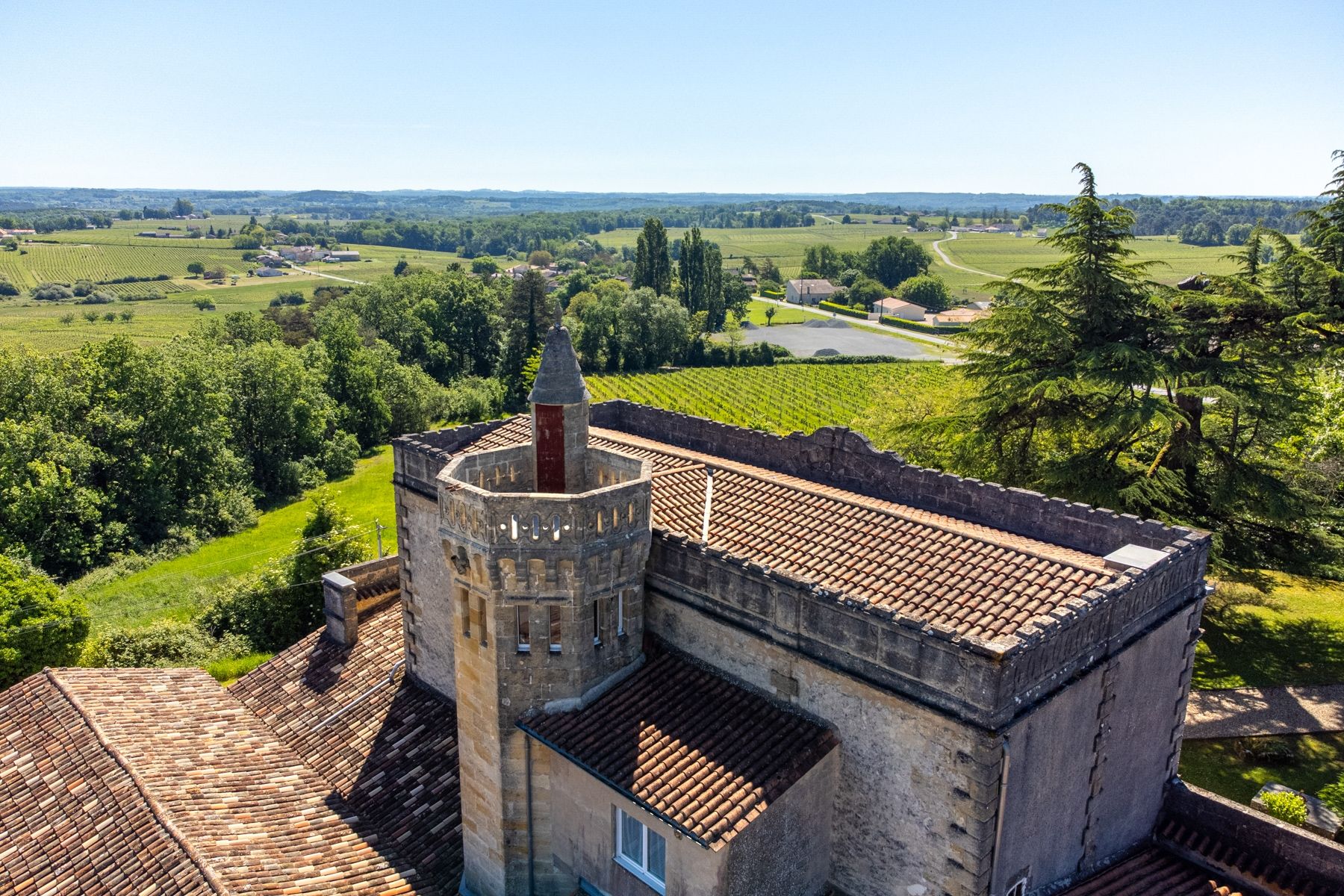 property 8 Rooms for sale on ST EMILION (33330)