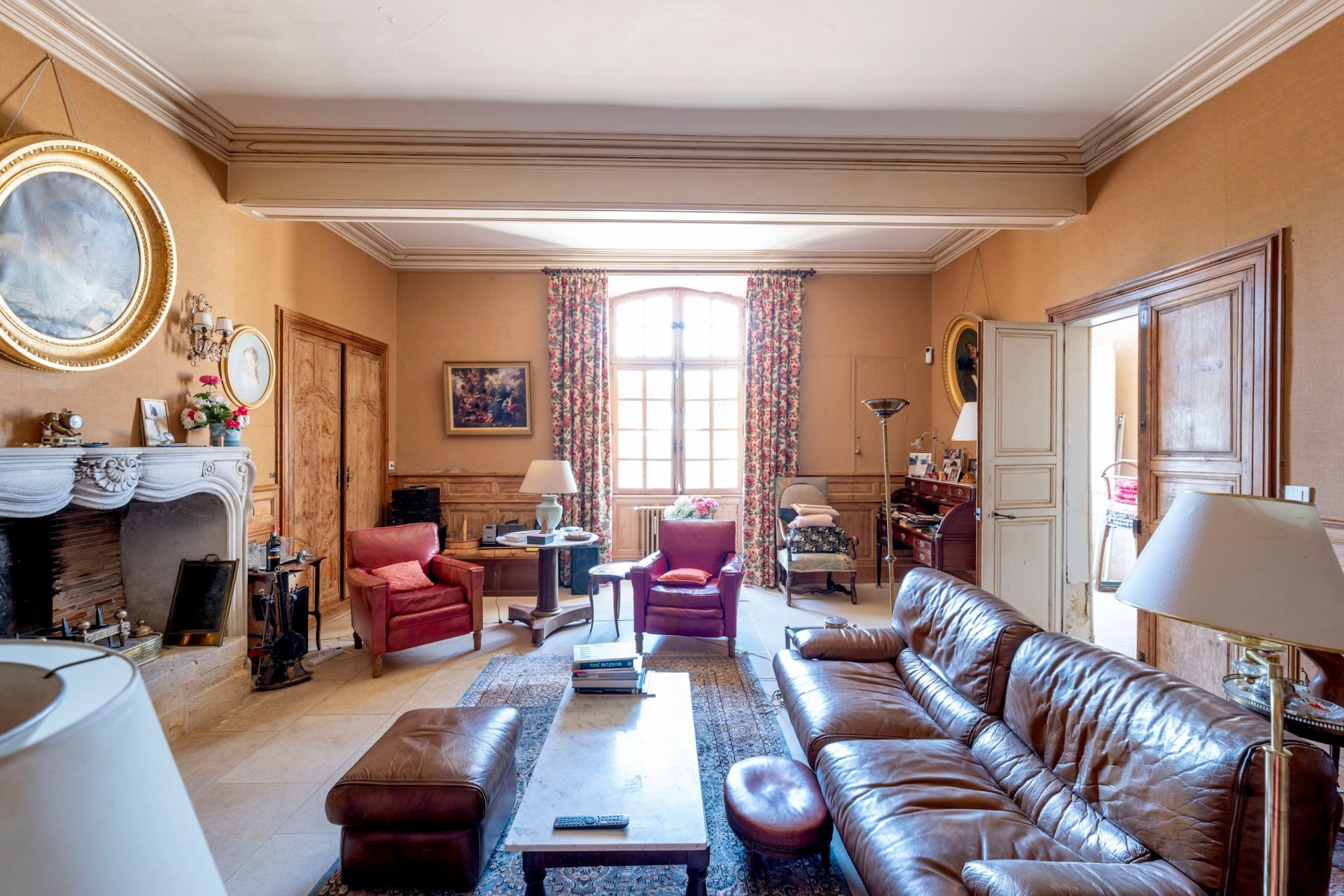 castle 30 Rooms for sale on BORDEAUX (33000)