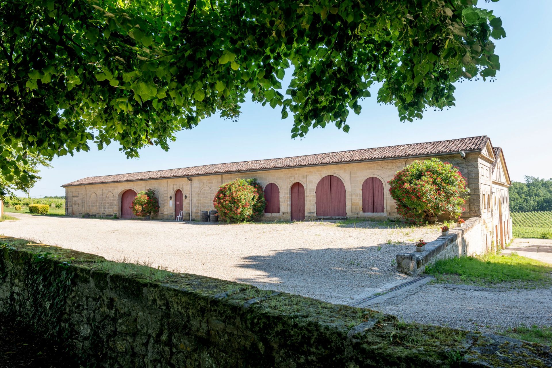 castle 30 Rooms for sale on BORDEAUX (33000)