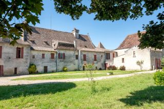 castle 30 Rooms for sale on BORDEAUX (33000)