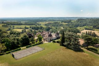 castle 30 Rooms for sale on BORDEAUX (33000)