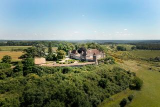 castle 30 Rooms for sale on BORDEAUX (33000)