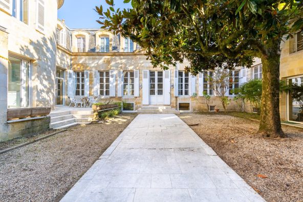 Vente Maison Bordeaux 11&nbsp;Pièces 350&nbsp;m²