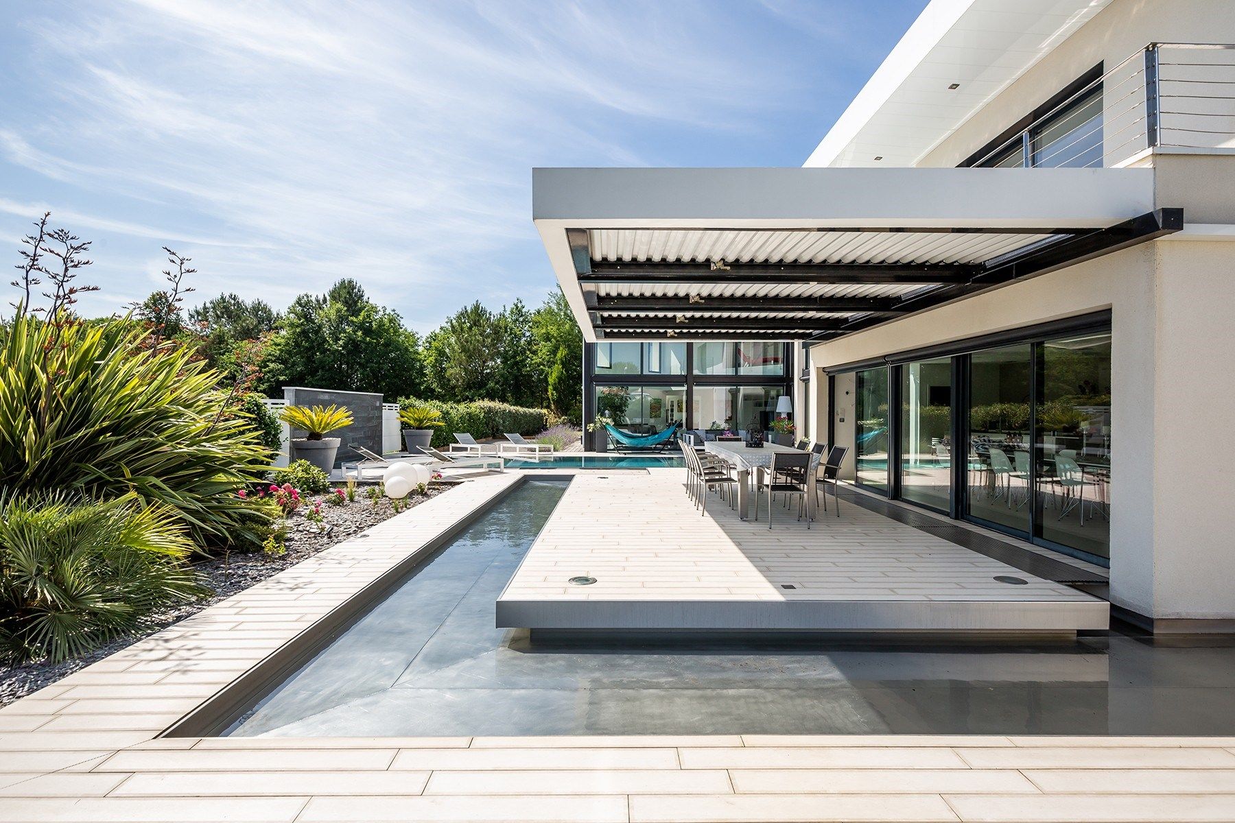 house 10 Rooms for sale on PESSAC (33600)