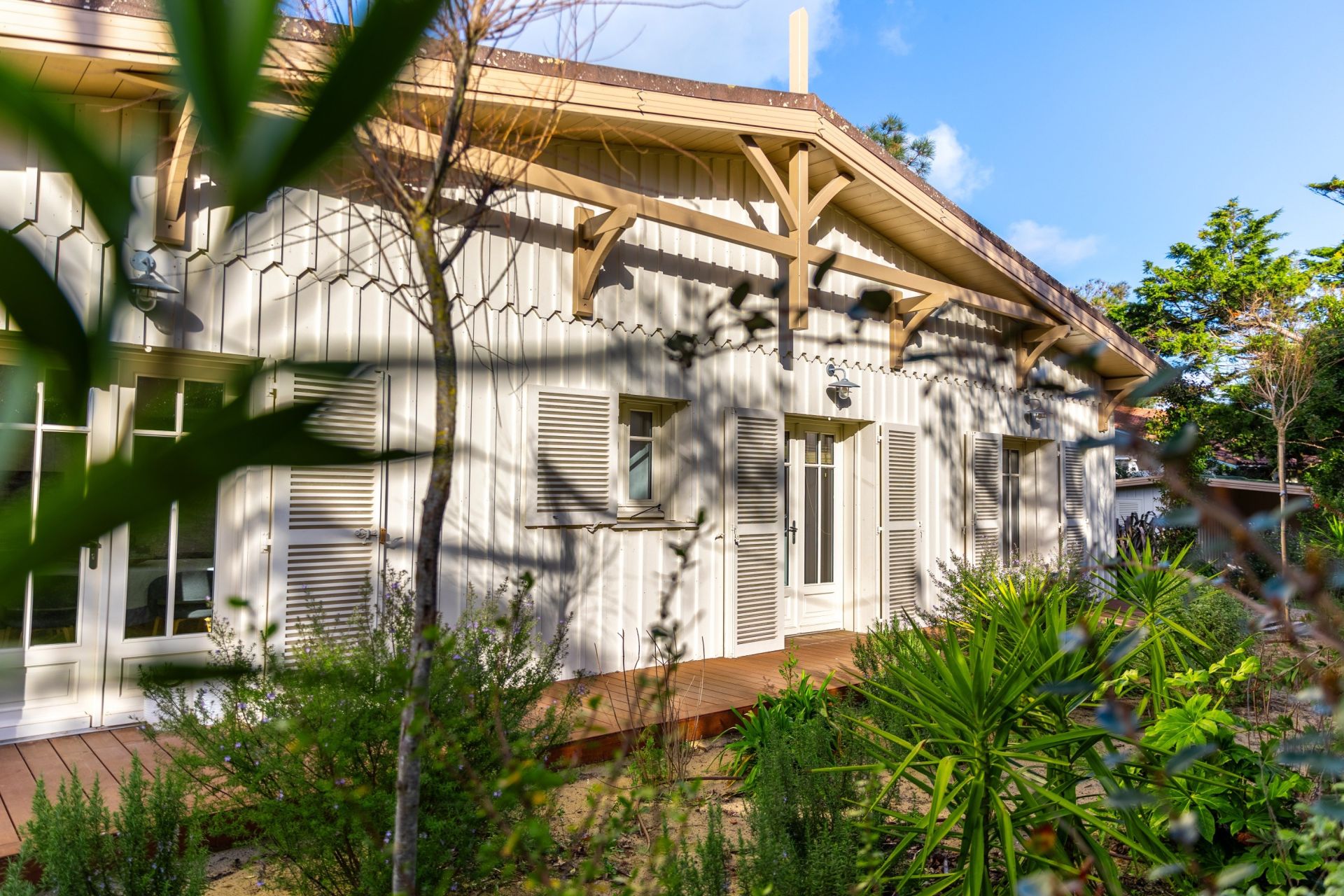 house 5 Rooms for sale on CAP FERRET (33970)