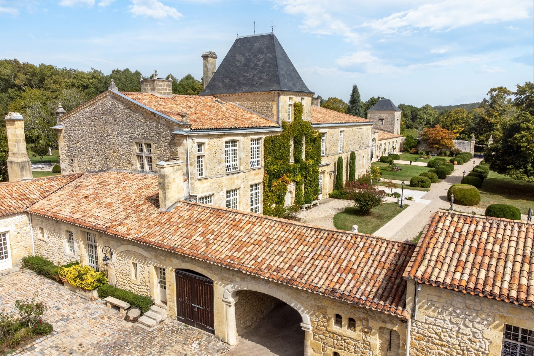 propriété viticole 40 Pièces en vente sur BORDEAUX (33000)