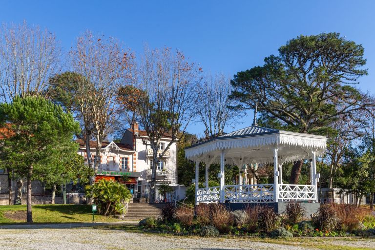 house 7 Rooms for sale on ARCACHON (33120)