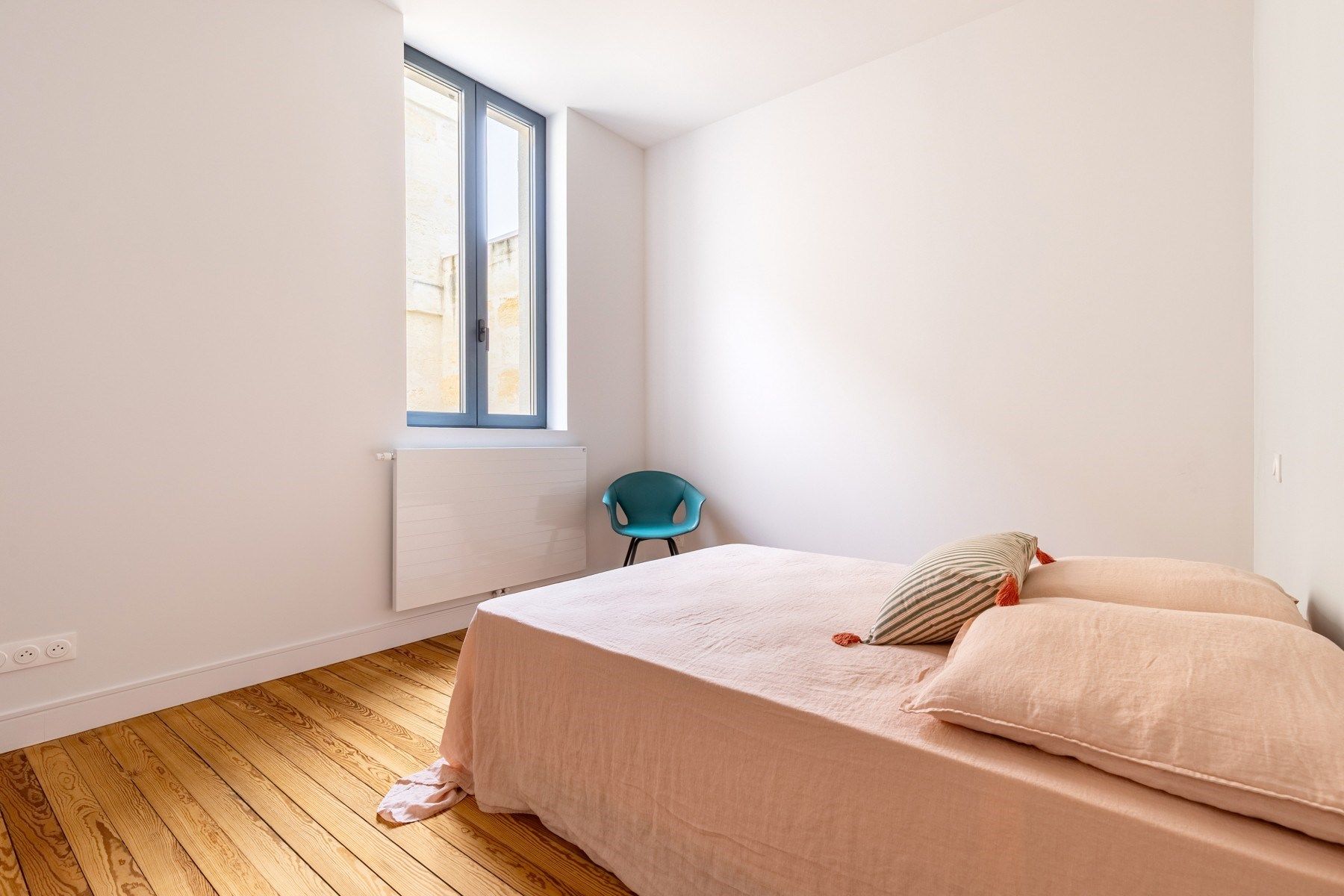 apartment 4 Rooms for sale on BORDEAUX (33000)