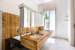 mansion (hôtel particulier) 15 Rooms for sale on BORDEAUX (33000)