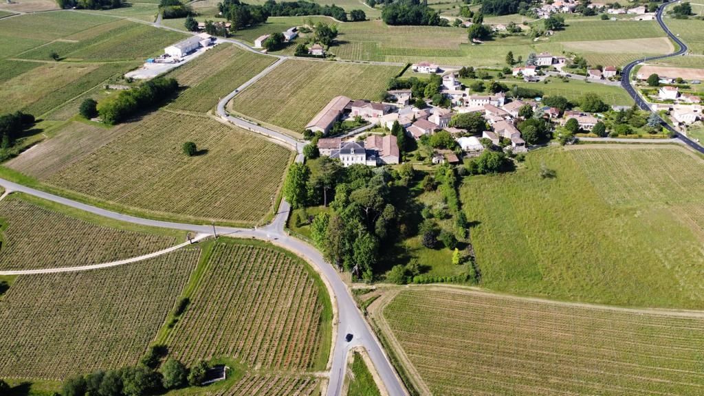 wine estate 15 Rooms for sale on BORDEAUX (33000)