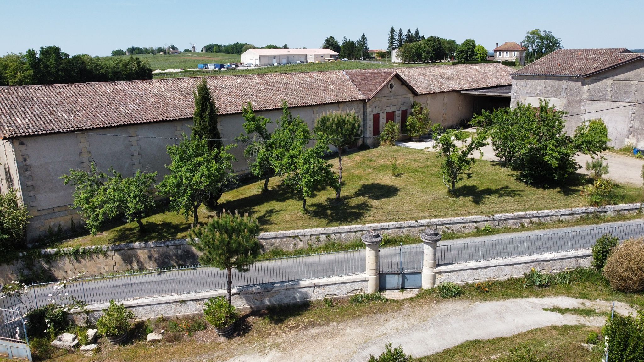 wine estate 15 Rooms for sale on BORDEAUX (33000)
