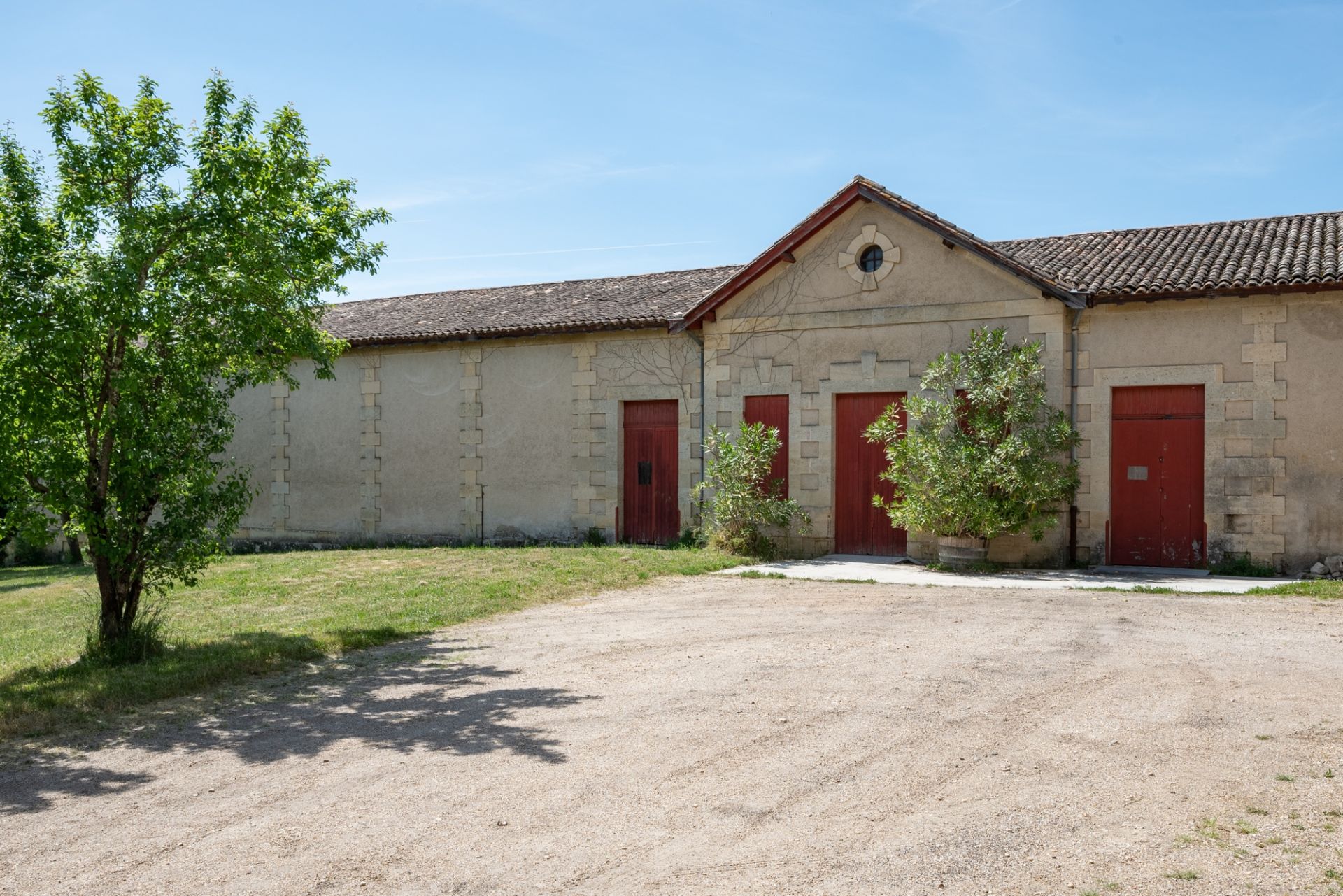 wine estate 15 Rooms for sale on BORDEAUX (33000)