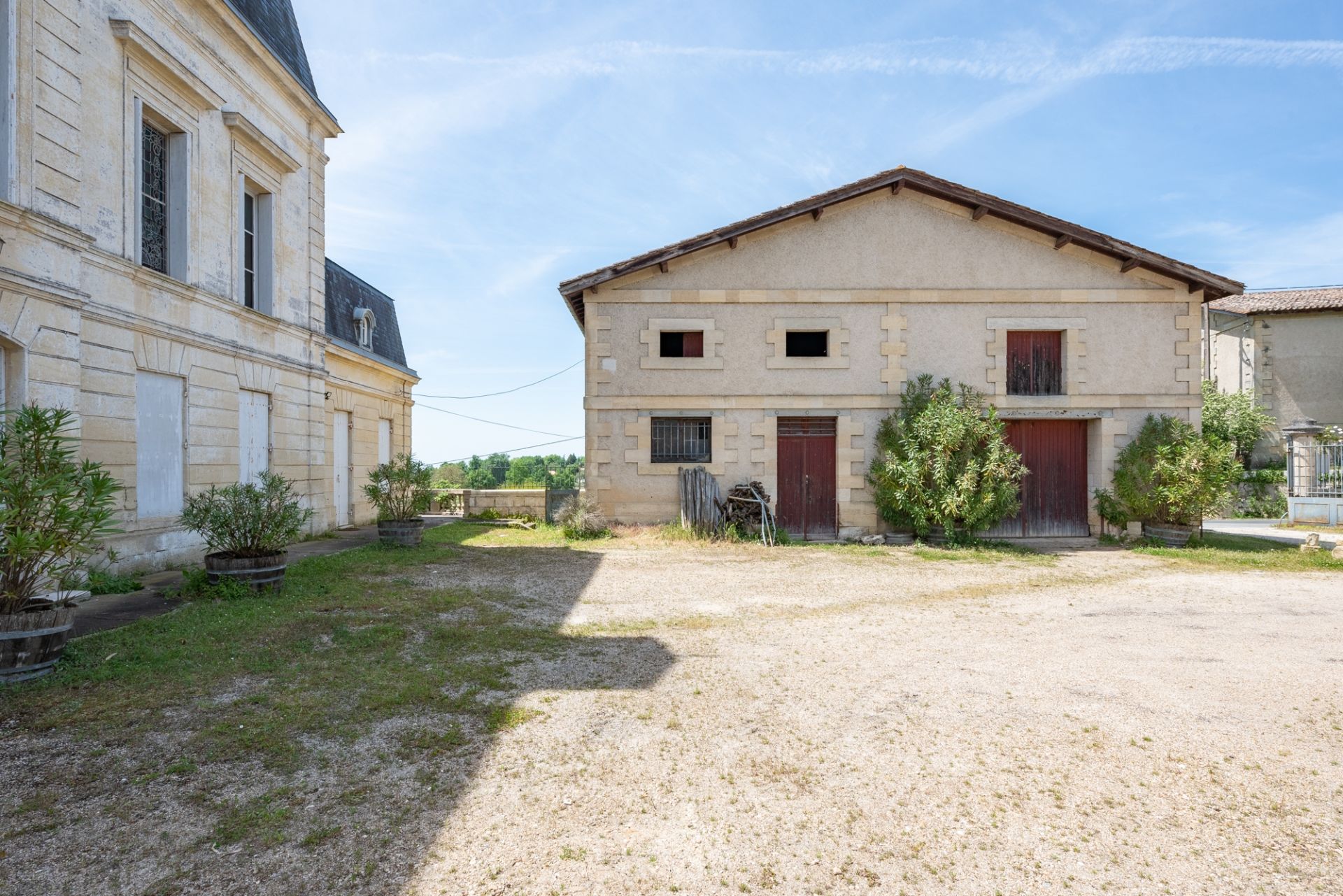 wine estate 15 Rooms for sale on BORDEAUX (33000)