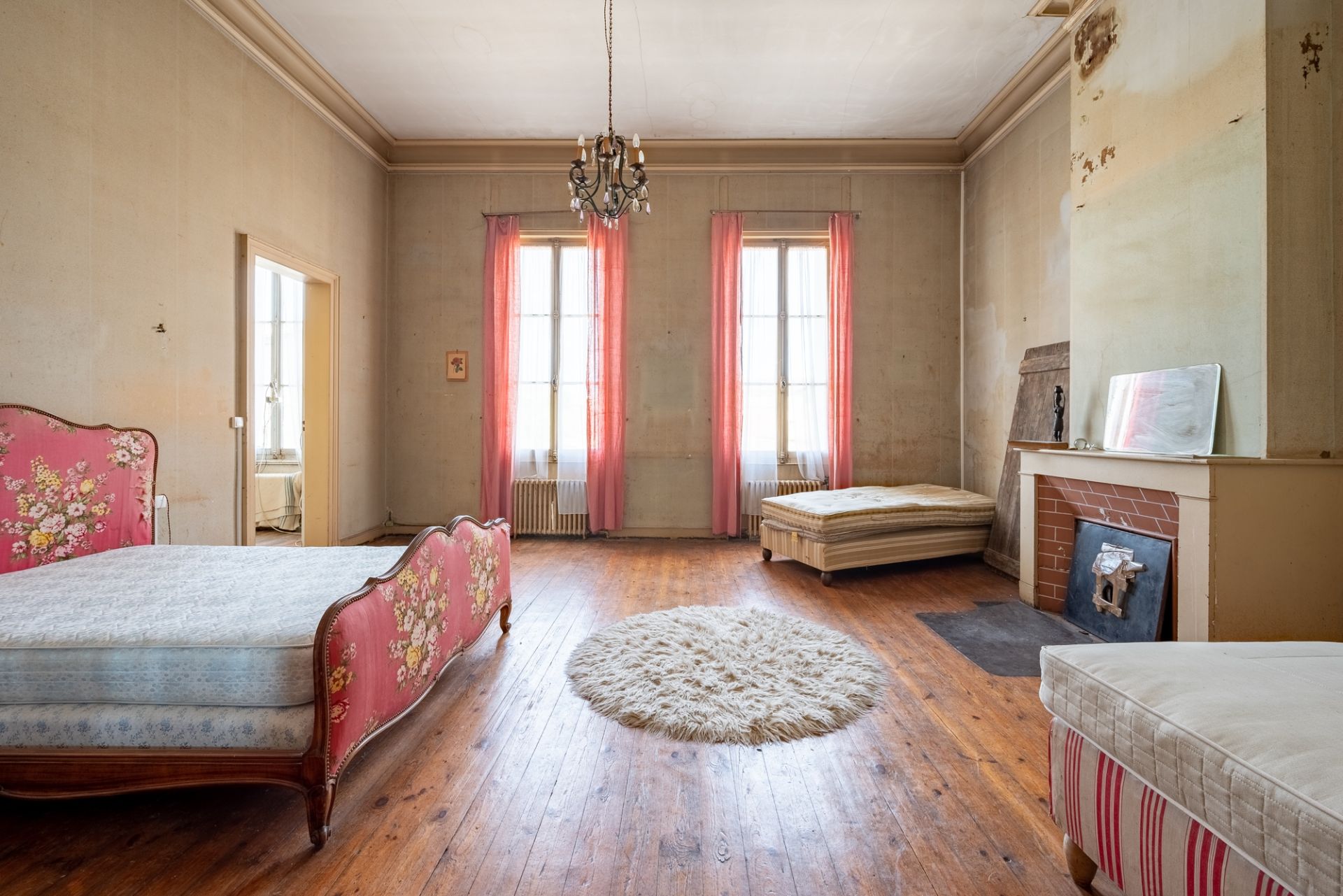 wine estate 15 Rooms for sale on BORDEAUX (33000)