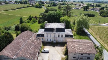 wine estate 15 Rooms for sale on BORDEAUX (33000)