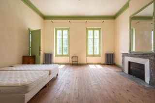 wine estate 15 Rooms for sale on BORDEAUX (33000)