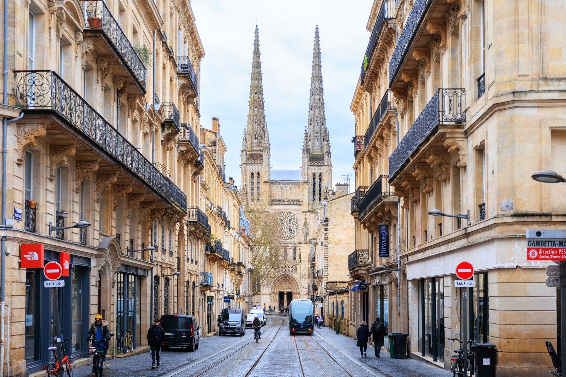 apartment 4 Rooms for sale on BORDEAUX (33000)