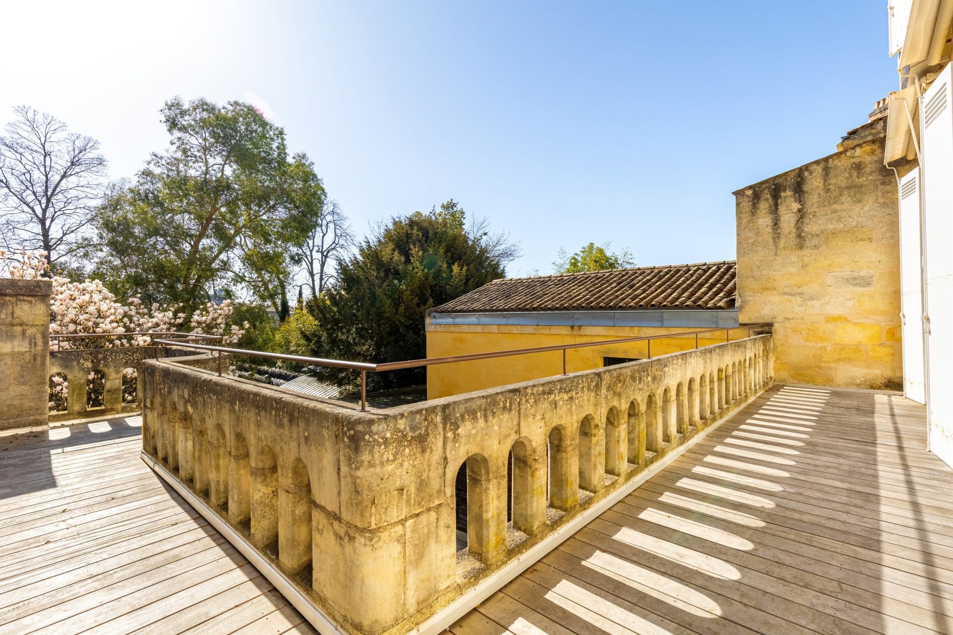 house 15 Rooms for sale on BORDEAUX (33000)