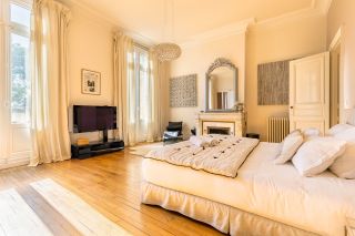 house 15 Rooms for sale on BORDEAUX (33000)