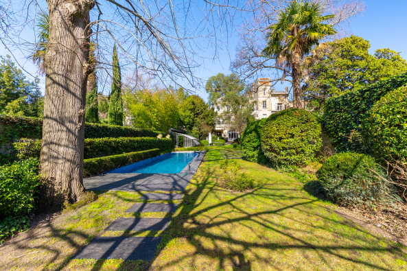 Vente Maison Bordeaux 15&nbsp;Pièces 764&nbsp;m²