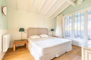 house 5 Rooms for sale on CAP FERRET (33970)