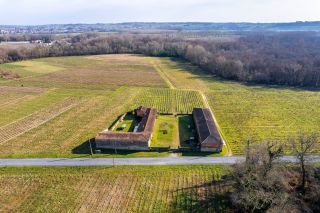 wine estate 12 Rooms for sale on BORDEAUX (33000)