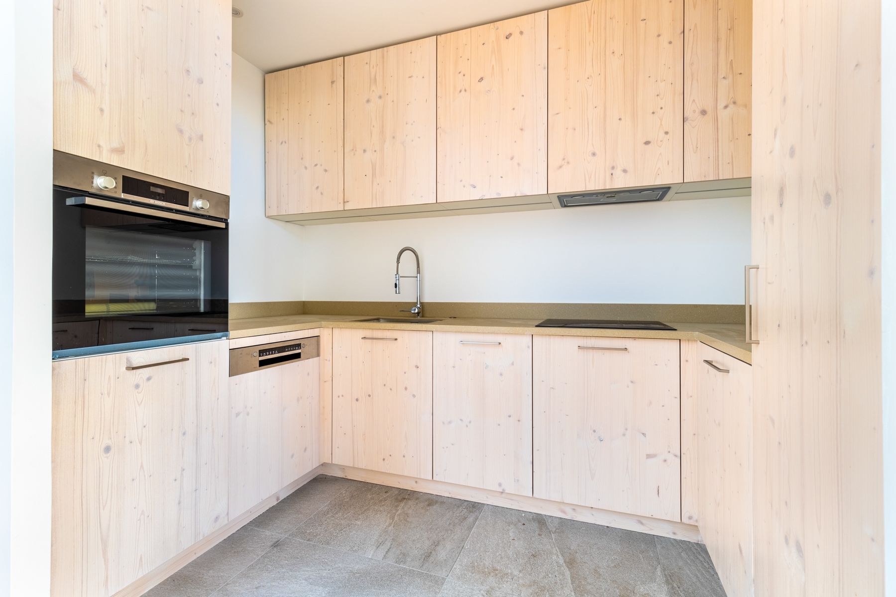 apartment 6 Rooms for sale on BORDEAUX (33000)