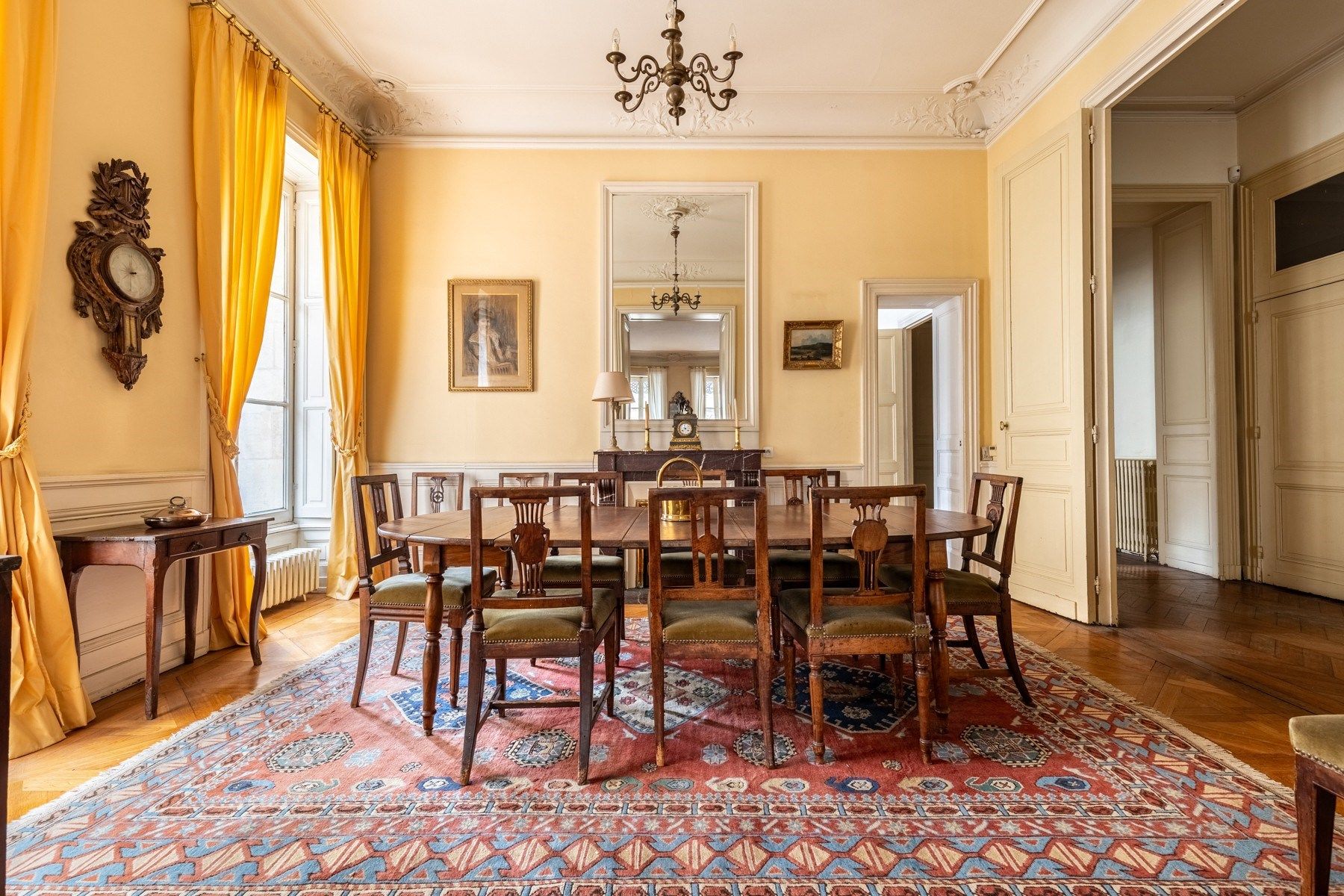 apartment 8 Rooms for sale on BORDEAUX (33000)
