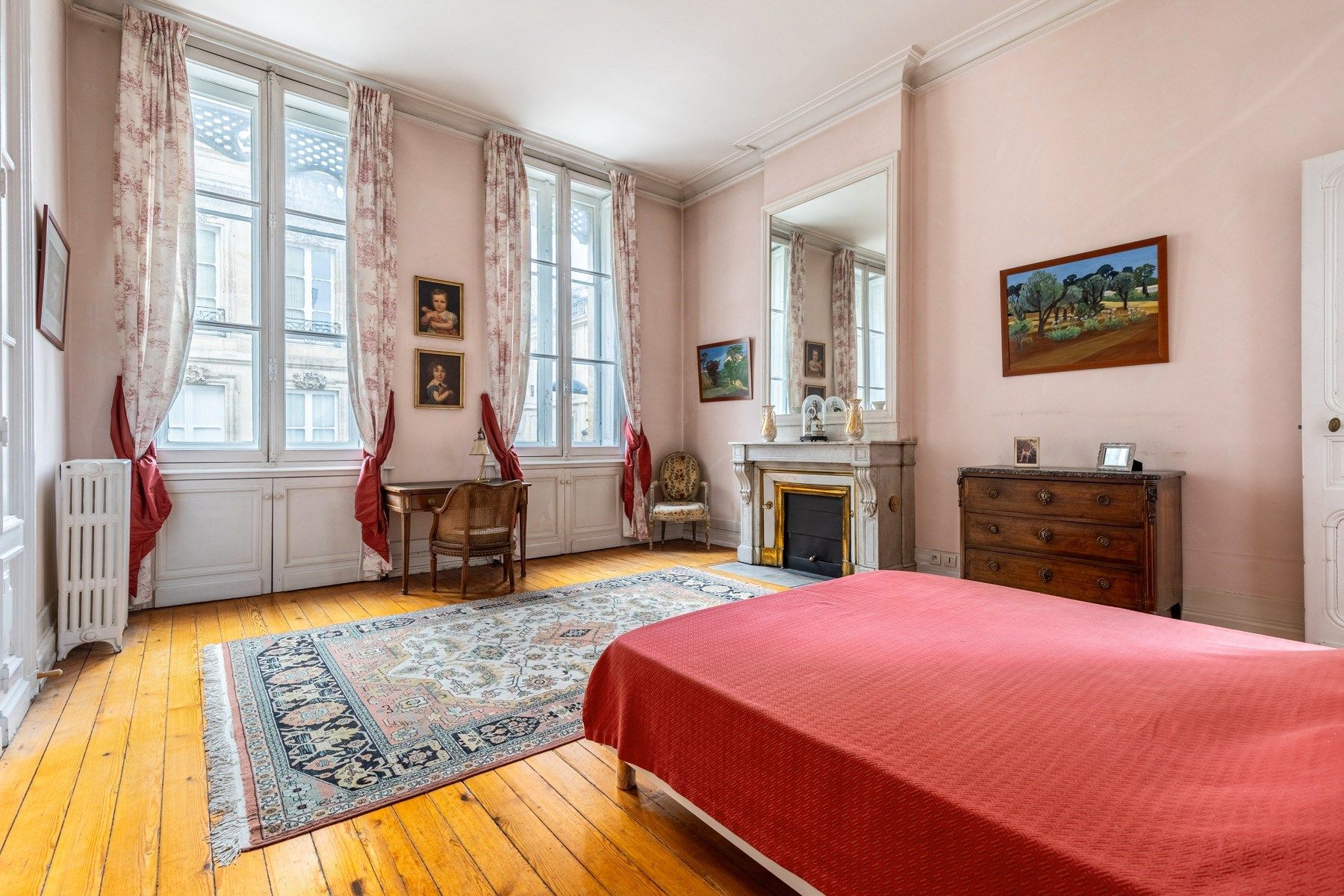 apartment 8 Rooms for sale on BORDEAUX (33000)