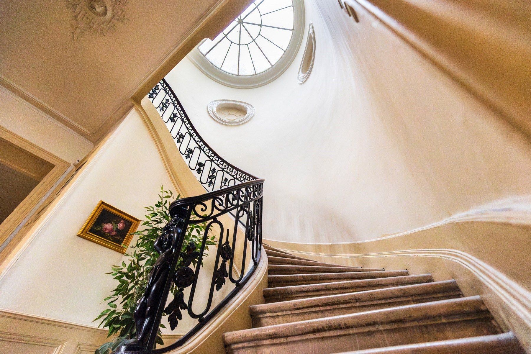 apartment 8 Rooms for sale on BORDEAUX (33000)