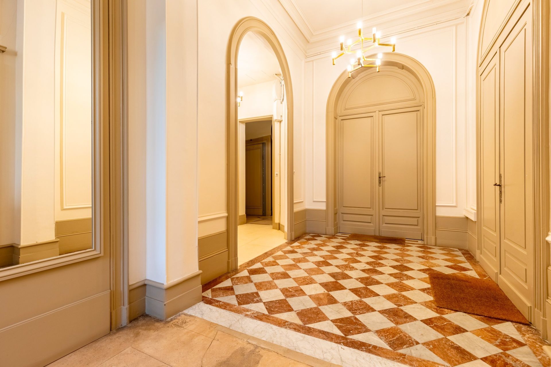 appartement 6 Pièces en vente sur BORDEAUX (33000)