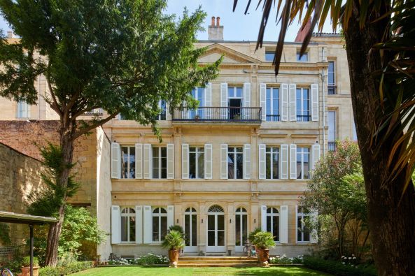 Sale Apartment Bordeaux 6&nbsp;Rooms 260&nbsp;m²