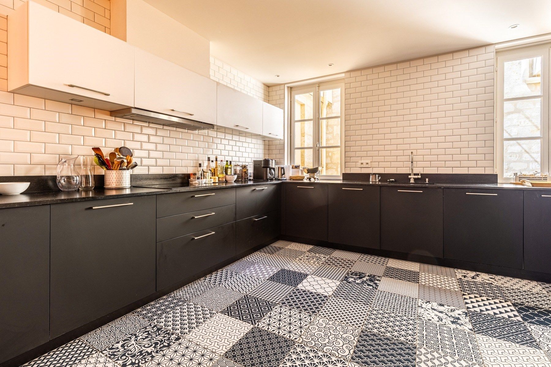apartment 4 Rooms for sale on BORDEAUX (33000)
