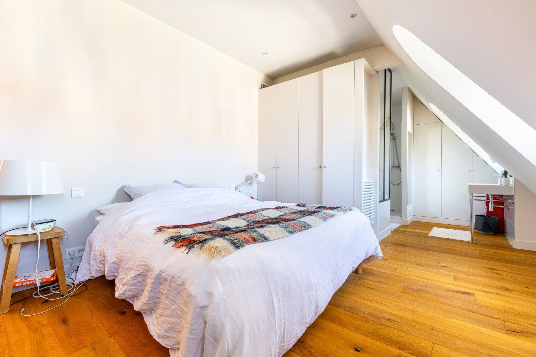 apartment 4 Rooms for sale on BORDEAUX (33000)