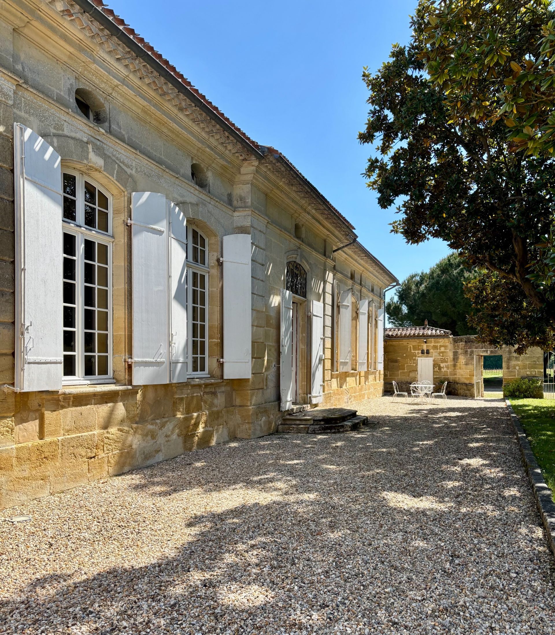 castle 12 Rooms for sale on BORDEAUX (33000)