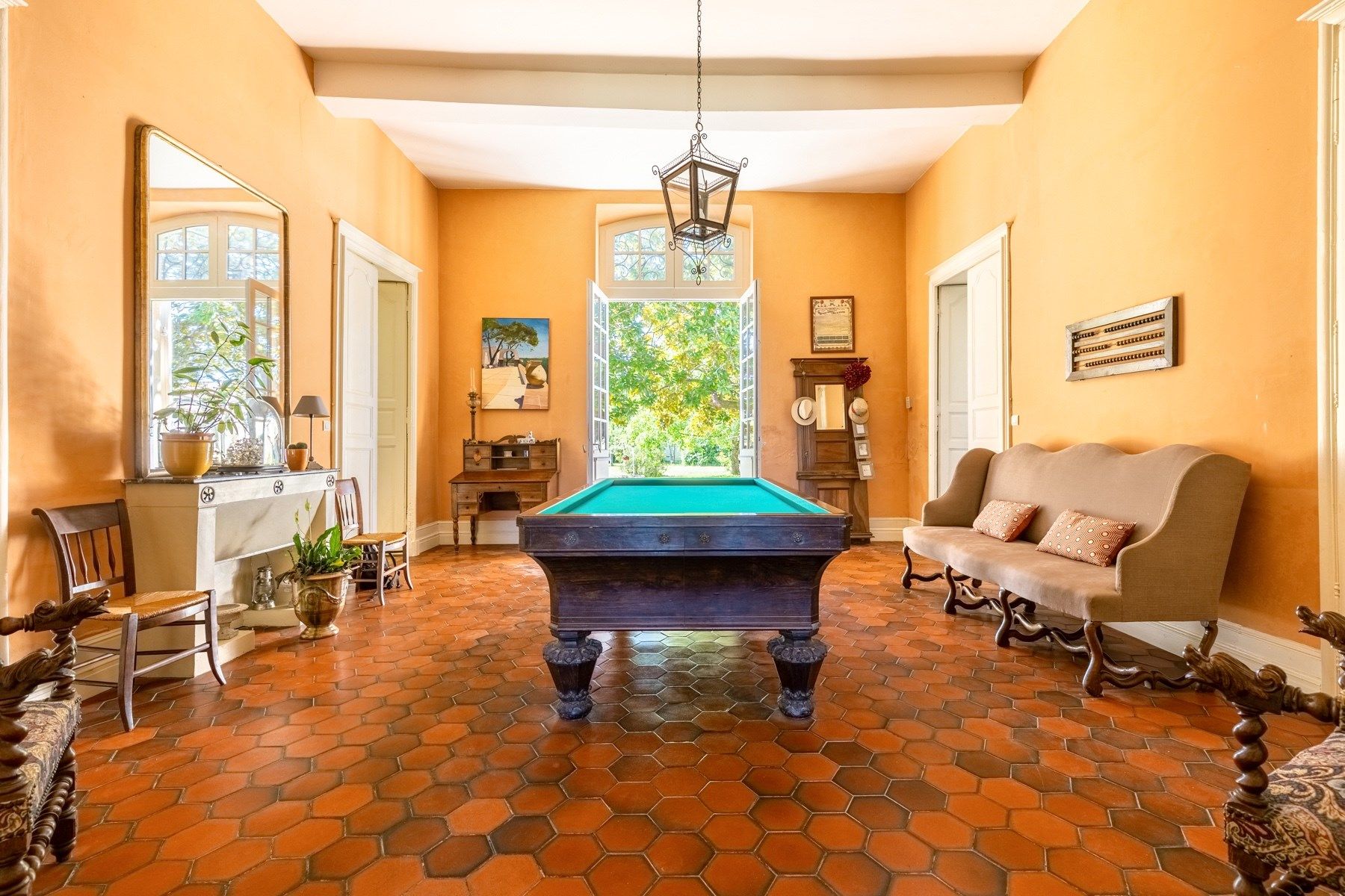 castle 12 Rooms for sale on BORDEAUX (33000)