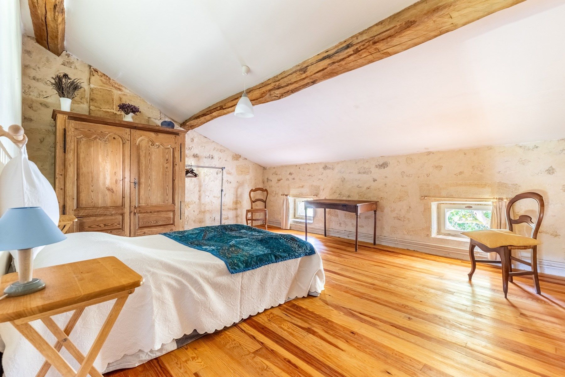 castle 12 Rooms for sale on BORDEAUX (33000)