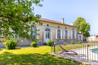 Sale Castle Bordeaux 12 Rooms 580 m²