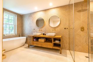 house 8 Rooms for sale on BORDEAUX (33000)