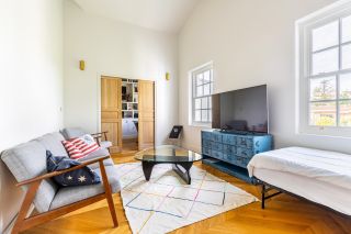 house 8 Rooms for sale on BORDEAUX (33000)