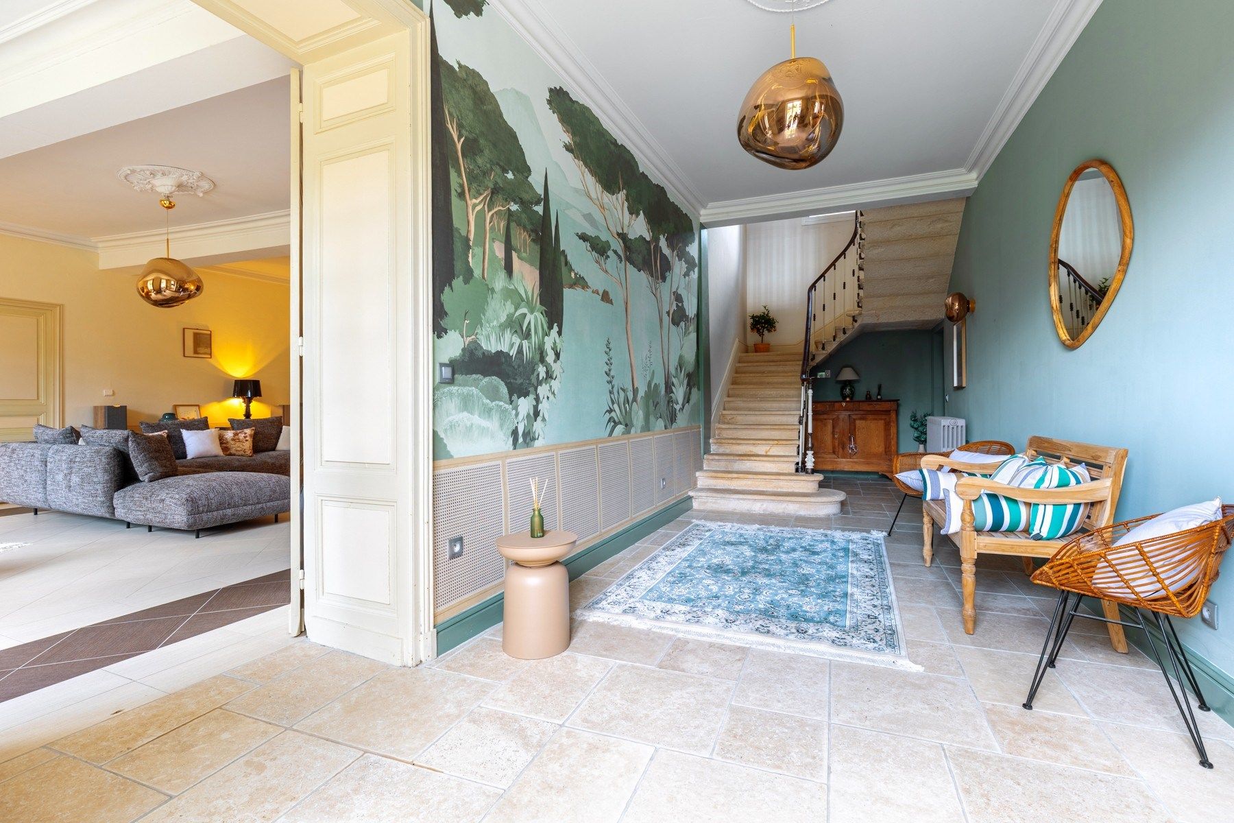 castle 12 Rooms for sale on BORDEAUX (33000)