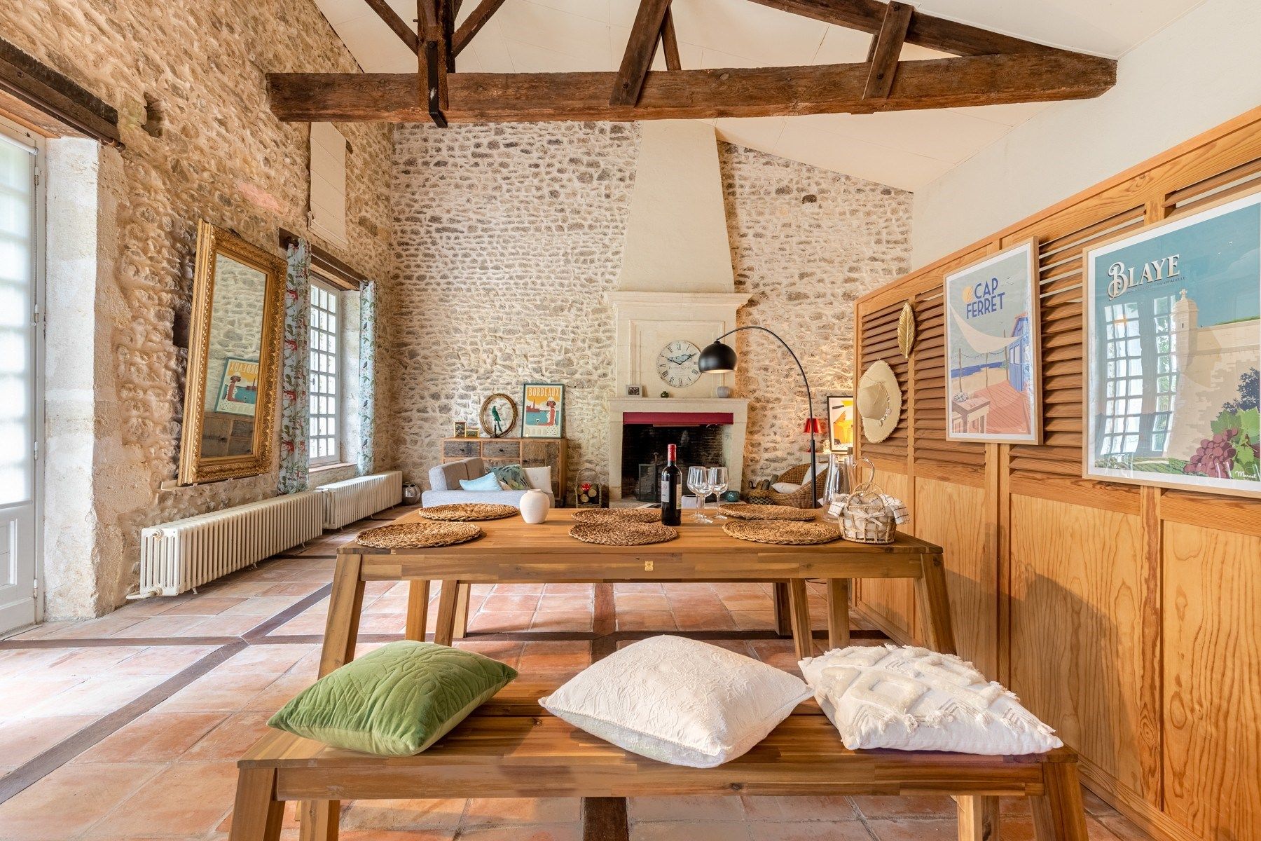 castle 12 Rooms for sale on BORDEAUX (33000)