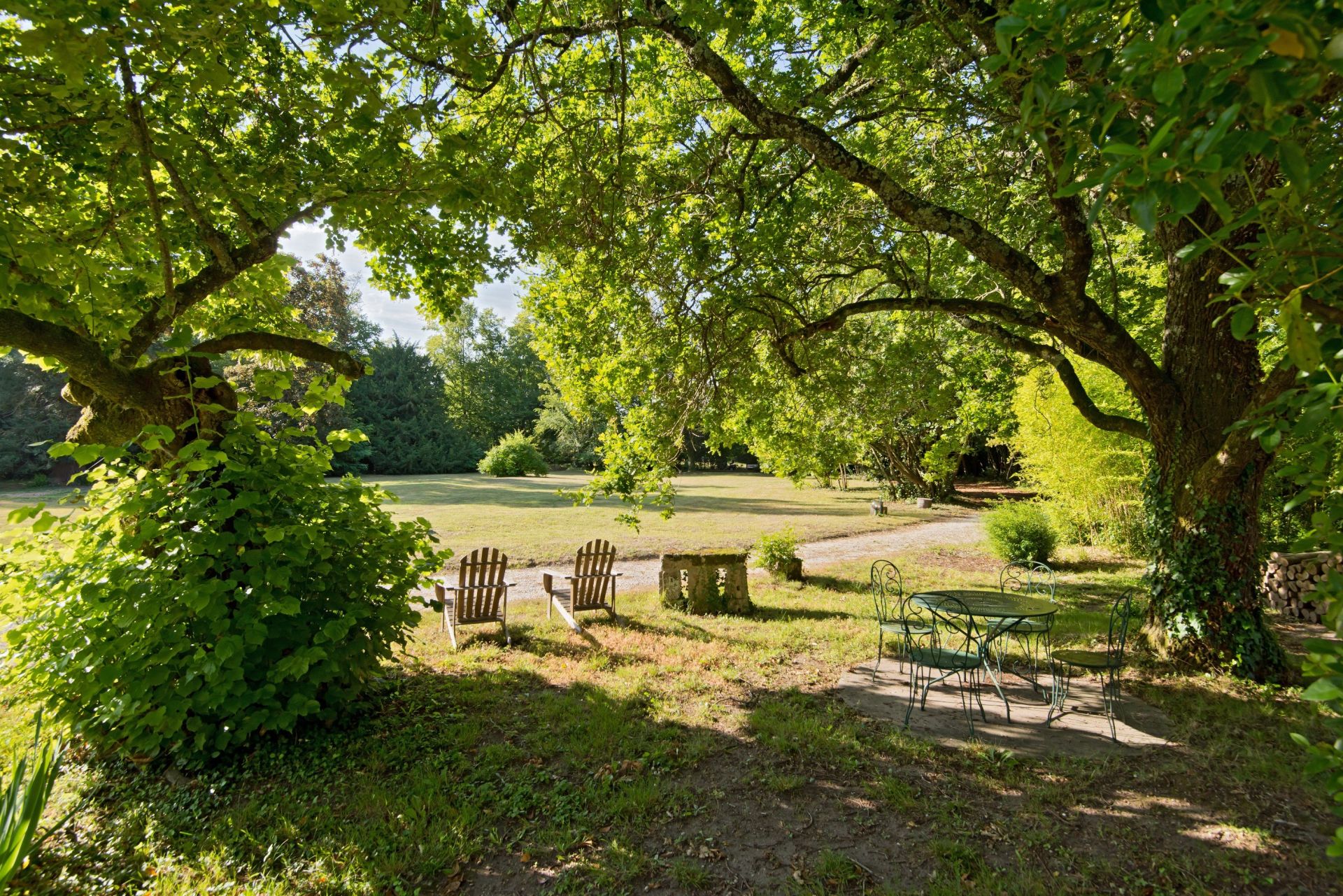 castle 12 Rooms for sale on BORDEAUX (33000)